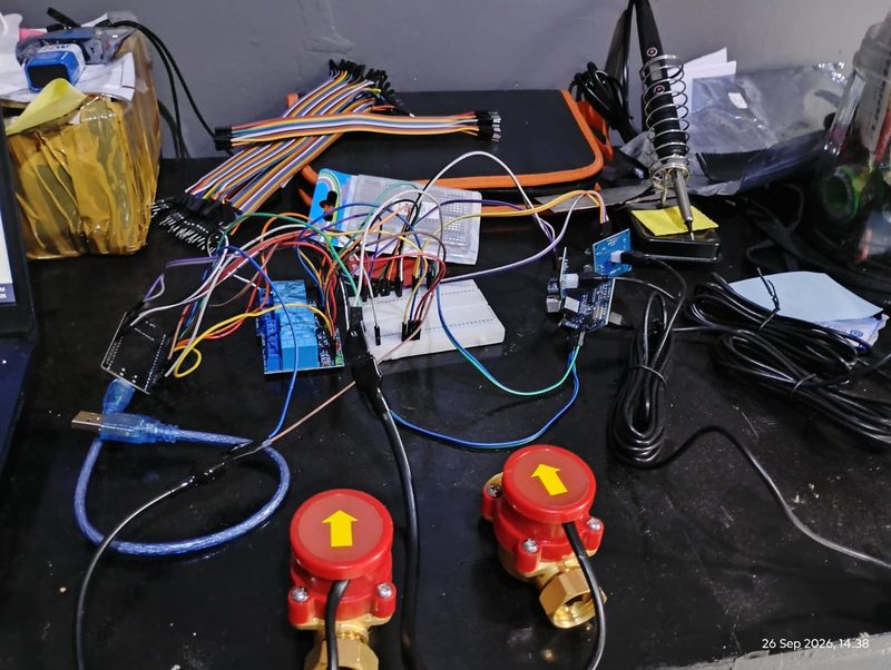 Dokumentasi Lapangan: Uji Rangkaian Prototipe - RaventaTech IoT Integrator